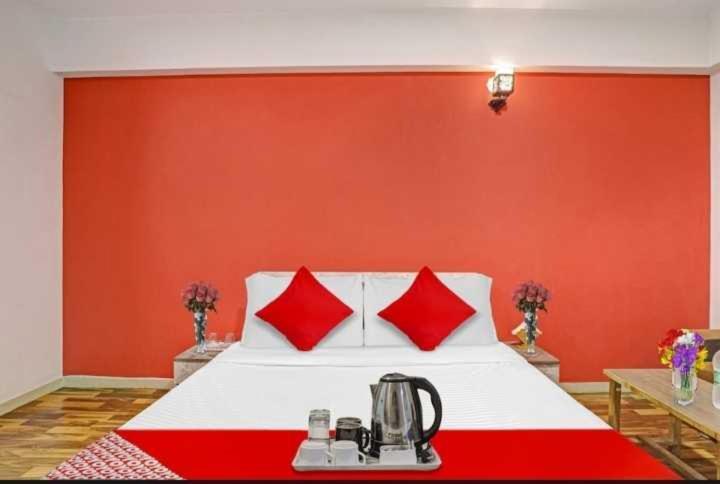 Oyo Hotel Apple Inn Surat Exterior foto