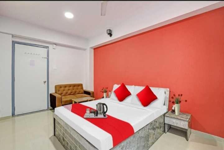 Oyo Hotel Apple Inn Surat Exterior foto