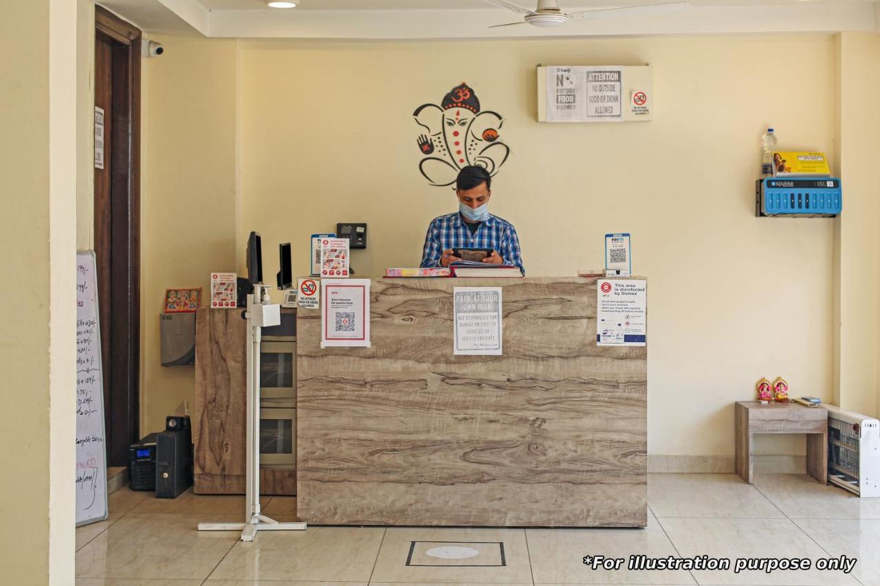 Oyo Hotel Apple Inn Surat Exterior foto