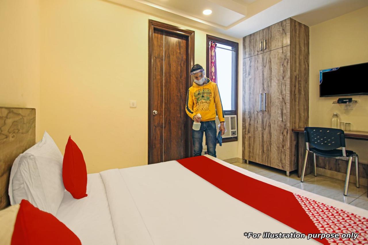 Oyo Hotel Apple Inn Surat Exterior foto